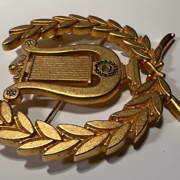 Karl Lagerfeld Bijoux Laurel & Lyre Brooch - Picture 3 of 5